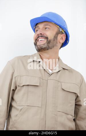 Nahaufnahme eines hübschen bärtigen Baumeisters Stockfoto
