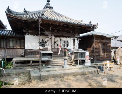 Tokushima, Japan - 3. April 2018: Auf dem Gelände von Jorakuji, Tempel 14 der Shikoku-Pilgerfahrt Stockfoto