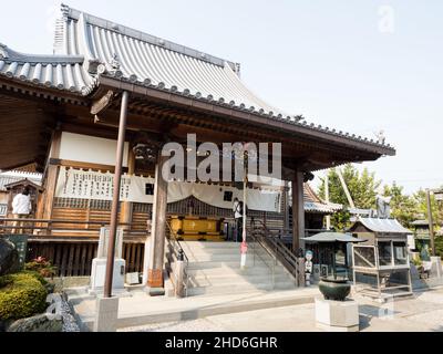 Tokushima, Japan - 3. April 2018: Auf dem Gelände von Kannonji, Tempel Nummer 16 der Shikoku-Wallfahrt Stockfoto