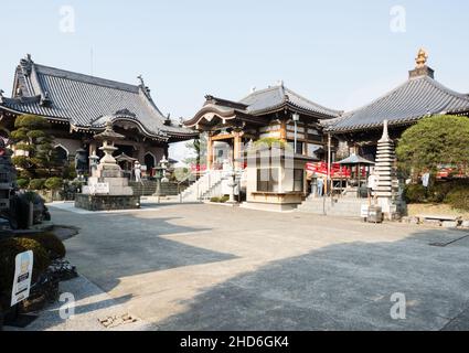 Tokushima, Japan - 3. April 2018: Auf dem Gelände von Idoji, Tempel Nummer 17 der Shikoku-Wallfahrt Stockfoto