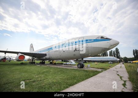 KIEW, UKRAINE - 01. AUGUST 2021: Aeroflot Iljuschin IL-86, ausgestellt im Oleg Antonov State Aviation Museum Stockfoto