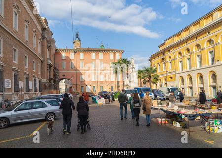 Piazza Giuseppe Garibaldi Platz, Altstadt, Markt, Ravenna, Emilia Romagna, Italien, Europa Stockfoto