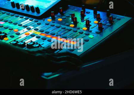 Nahaufnahme einer Audio Mixing Control Panel Stockfoto