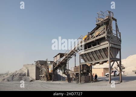 Verarbeitung von Aluminium-Salzkuchen in Bahrain. Das Abfallmaterial wird verarbeitet, um Salz, Oxid und Restaluminim zu trennen, was zu null Abfall führt Stockfoto