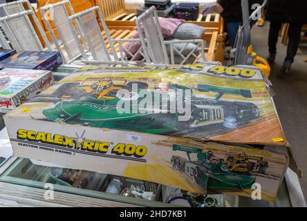 Scalextric 400 Elektro-Modell Auto Rennspiel in Box auf der Ausstellung bei der Auktion Stockfoto