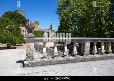 TOMAR, PORTUGAL 18. JUNI 2016 - die Burg - Festung von Tomar, Portugal. UNESCO-Weltkulturerbe, Europa. Stockfoto