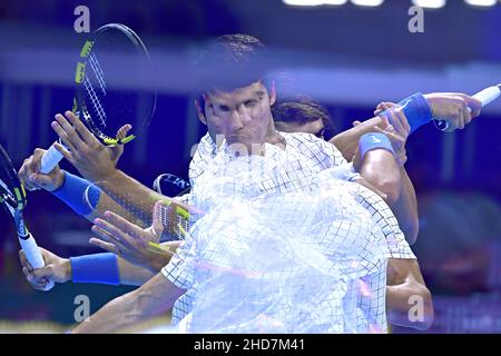 Der spanische Tennisspieler Carlos Alcaraz tritt beim ATP-Finale der nächsten Generation in Mailand auf den Platz ein. Stockfoto