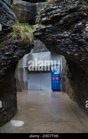 Aareschlucht, Bahnhof in der Schweiz Frühjahr 2021 Stockfoto