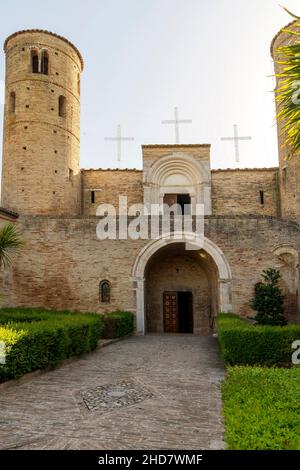 Kirche von San Claudio al Chienti, Corridonia, Marken, Italien, Europa Stockfoto