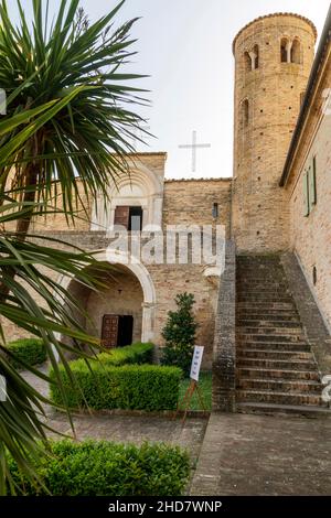 Kirche von San Claudio al Chienti, Corridonia, Marken, Italien, Europa Stockfoto