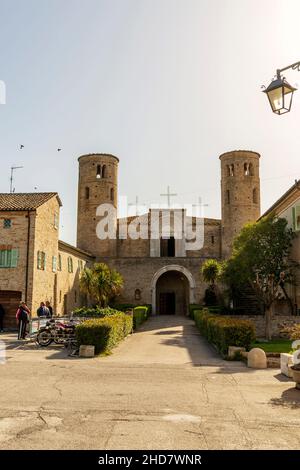 Kirche von San Claudio al Chienti, Corridonia, Marken, Italien, Europa Stockfoto