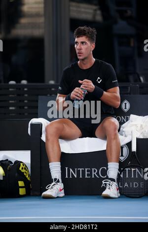 Adelaide, Australien, 4. Januar 2022. Thanasi Kokkinakis aus Australien beim ATP-Einzelspiel zwischen Thanasi Kokkinakis aus Australien und John Millman aus Australien am zweiten Tag des Adelaide International Tennisturniers am Memorial Drive am 04. Januar 2022 in Adelaide, Australien. Quelle: Peter Mundy/Speed Media/Alamy Live News Stockfoto