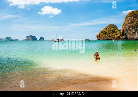 Prah Nang Beach auf der Halbinsel Railay Beach ist einer der schönsten Strände Thailands. Stockfoto