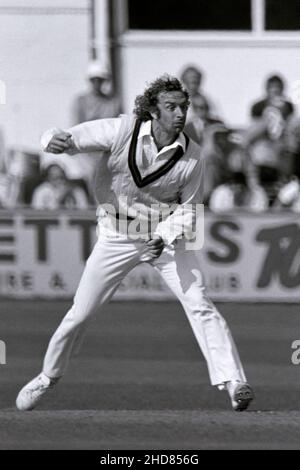 David Lloyd Bowling für Lancashire, Worcestershire / Lancashire (John Player League, 40 overs) in New Road, Worcester, England Sonntag, 3rd. September 1978 Stockfoto