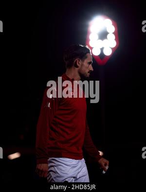 Liam Shepherd wärmt sich für den FC Salford City auf. Stockfoto