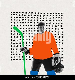 Kreatives Design. Zeitgenössische Kunstcollage von Teenagerjunge, Eishockeyspieler in farbenfroher Uniform, die isoliert auf weißem Hintergrund posiert Stockfoto