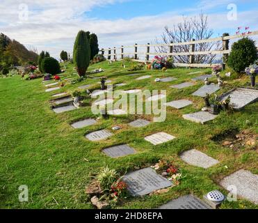 Clifftop-Friedhof der St. andrew's Church in Clevedon pill an der Küste von Somerset in Großbritannien Stockfoto