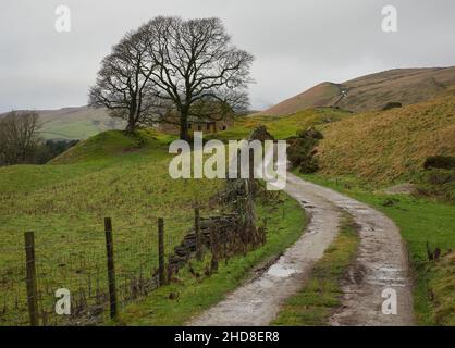 Bellhagg Barn im Winter im Derbyshire Peak District in Großbritannien Stockfoto