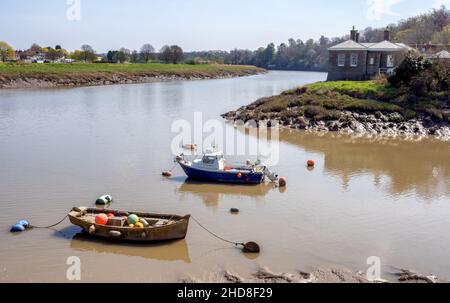 Mündung von pill Creek und das Wachhaus am Fluss Avon bei Flut - Somerset UK Stockfoto