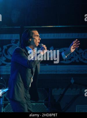 Nick Cave spielt St. Georges Hall, Bradford. Stockfoto