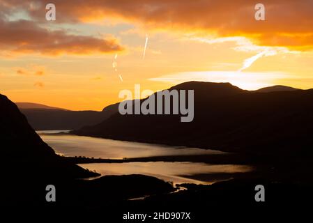 Sonnenaufgang über Loch More, North West Highlands Stockfoto