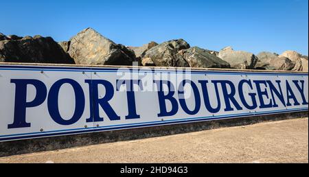 Talmont Saint Hilaire, Frankreich - 23. September 2016 : Schild mit der Einfahrt zum Hafen von Bourgenay (PORT BOURGENAY) an einem Sommertag Stockfoto
