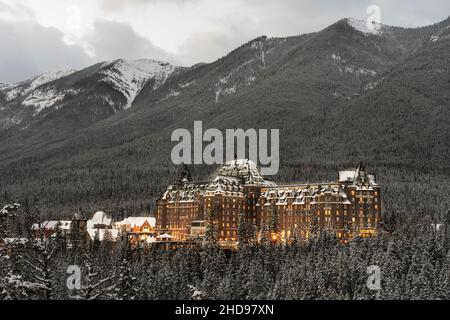 Das Fairmont Banff Springs Hotel im Winter, Anff National Park, Alberta, Kanada. Stockfoto