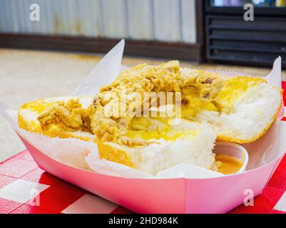 Nahaufnahme eines frittierten Krabbenboys in New Orleans, Lousiana Stockfoto