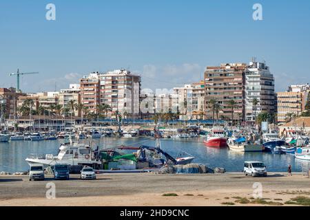 Fischerboote Segelboote in der Marina von Torrevieja, Provinz Alicante, Bundesland Valencia, Spanien, Europa Stockfoto