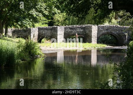 Schloss Clun und mittelalterliche Brücke von Clun Stockfoto