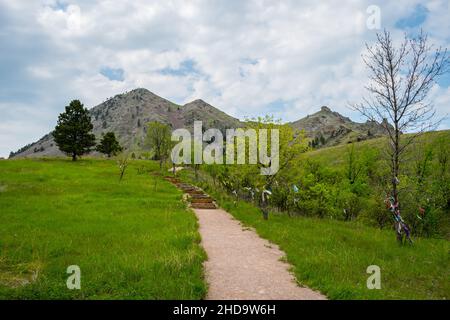 Ein herrlicher Blick auf die felsige Landschaft von Bear Butte SP, South Dakota Stockfoto