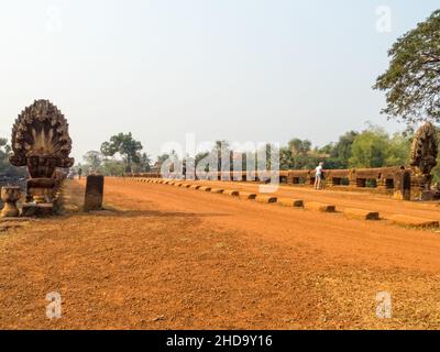 Kampong Kdei Brücke, erbaut im 12. Jahrhundert, ist 86 Meter lang und 16 Meter breit - Kampong Kdei, Kambodscha Stockfoto