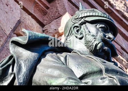 Blick auf die Statue von Kaiser-Wilhelm-I. auf das Kyffhäuser-Denkmal im Landkreis Thüringen Stockfoto