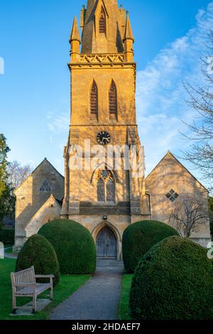 St Davids Church bei Sonnenuntergang. Moreton in Marsh, Cotswolds, Gloucestershire, England Stockfoto