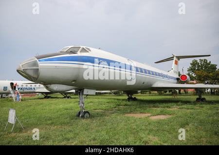 KIEW, UKRAINE - 01. AUGUST 2021: Aeroflot Tupolev TU-134a, ausgestellt im Oleg Antonov State Aviation Museum Stockfoto