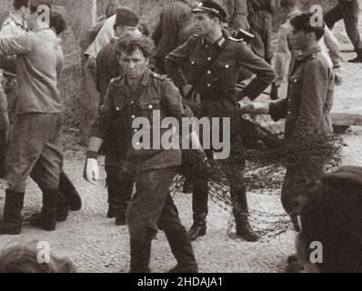 Berliner Krise von 1961. Die Serie der archivel-Fotos zeigt das Reiseverbot zwischen Ost- und West-Berlin im August 1961 und den Bau von Barrikaden Stockfoto
