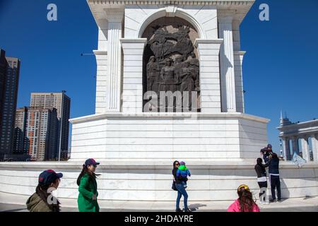 Nur Sultan, Kasachstan - 05-01-2017:Kasachisches Eli-Denkmal auf dem Unabhängigkeitsplatz in nur Sultan Stockfoto