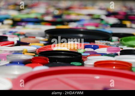 Hintergrundkonzept zur Kontamination von Kunststoff und Mikroplastik. Stockfoto