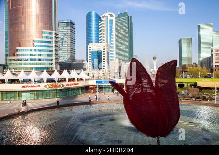 Nur Sultan, Kasachstan - 05-03-2017:Blick auf moderne Architektur und Wolkenkratzer in nur Sultan Stockfoto