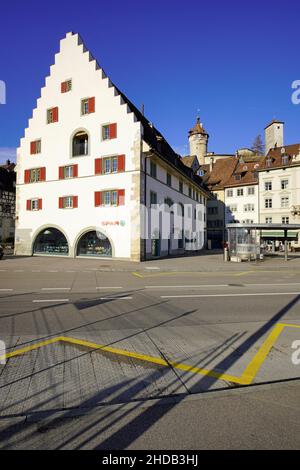 Ehemaliges Lagerhaus von Freier Pl. 2 in der Altstadt von Schaffhausen. Kanton Schaffhausen, Schweiz. Stockfoto