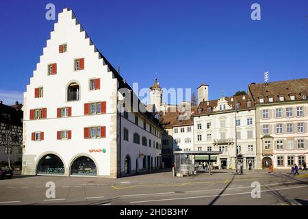 Ehemaliges Lagerhaus von Freier Pl. 2 in der Altstadt von Schaffhausen. Kanton Schaffhausen, Schweiz. Stockfoto