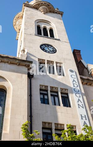 Cadogan Hall, eine Konzerthalle in Sloane Terrace, Chelsea, London; Gebäude, das 1907 von Robert Fellowes Chisholm entworfen wurde. Klasse II aufgeführt Stockfoto