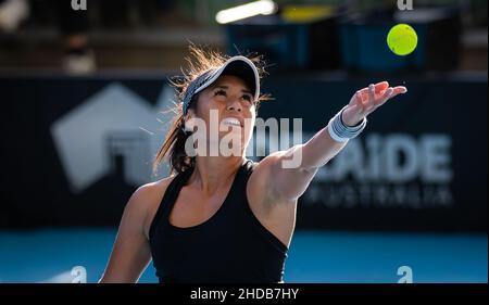 Heather Watson aus Großbritannien in der ersten Runde gegen Ajla Tomljanovic aus Australien beim Adelaide International WTA 500 Tennisturnier 2022 am 3. Januar 2022 im Memorial Drive Tennis Center in Adelaide, Australien - Foto: Rob Prange/DPPI/LiveMedia Stockfoto