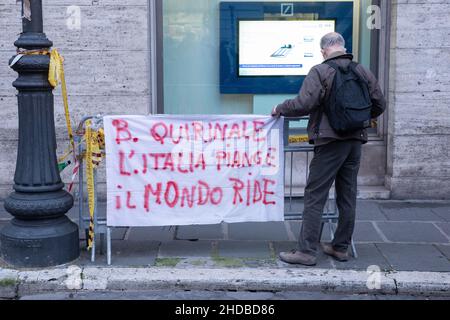 Protest in Rom, organisiert von „Popolo Viola“ gegen die Kandidatur von Silvio Berlusconi für den Präsidenten der Italienischen Republik (Foto: Matteo Nardone/Pacific Press/Sipa USA) Stockfoto