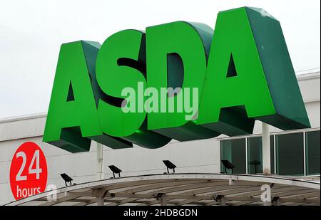 Foto vom 21/02/08 des Asda-Logos, das den derzeitigen Nisa-Chef Ken Towle für die Leitung seiner Geschäfte eingestellt hat, während das Unternehmen die Führungsumstellung nach der £6,8-Milliarden-Übernahme fortsetzt. Stockfoto