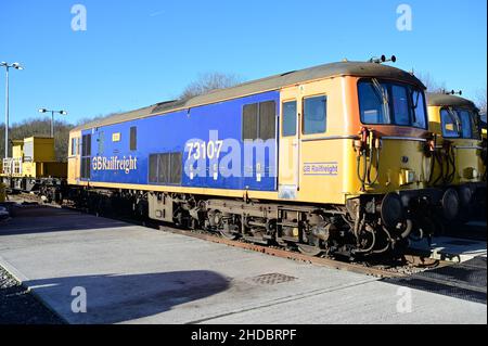 Eine Lokomotive der Klasse 73 „Tracy“ auf dem Tonbridge West Yard in kent. Stockfoto