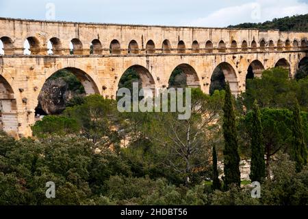 Pont du Gard römisches Aquädukt von Nîmes in Südfrankreich. Stockfoto