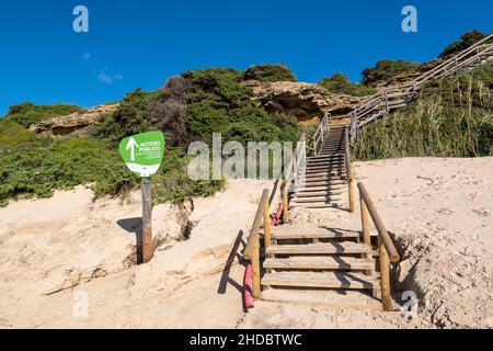 Steg zum Strand Playa Barrosa, Andalusien, Costa de la Luz, Stockfoto