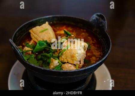 Gedünsteter, scharfer stinkender Tofu in Chili Stockfoto