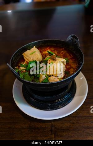 Gedünsteter, scharfer stinkender Tofu in Chili Stockfoto